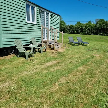 La Petite Maison Verte Plévin