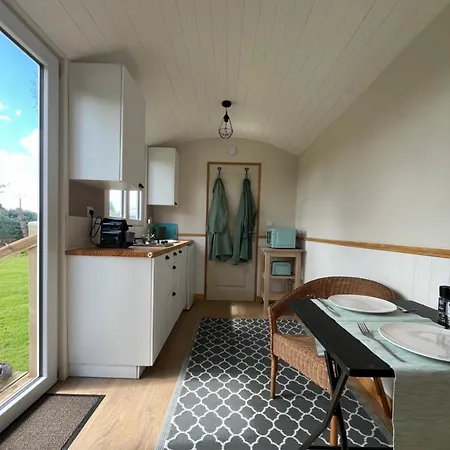 Campsite La Petite Maison Verte Plevin