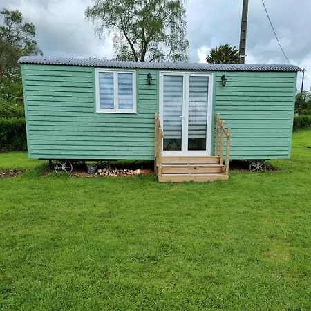 Campsite La Petite Maison Verte Plevin